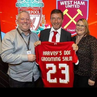 Harvey's Pet Salon and Liverpool fc's Vladimir Smicer