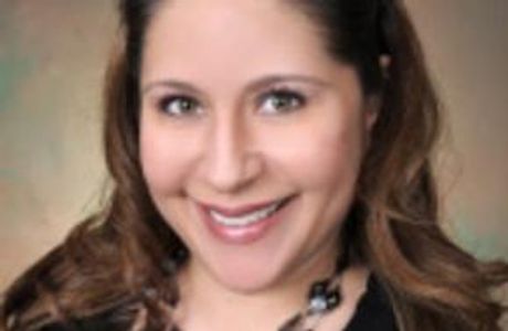 Rachelle Noll is a Licensed Professional Counselor (LPC) for the state of Missouri. Rachelle has ove