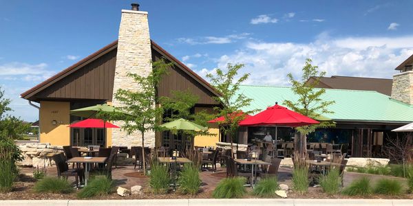 Porter Creek Hardwood Grill Restaurant: patio