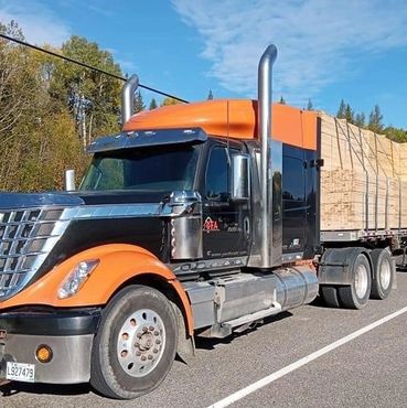 Livraison Ontario Québec transport lattes tasseaux lattes de séchage finition