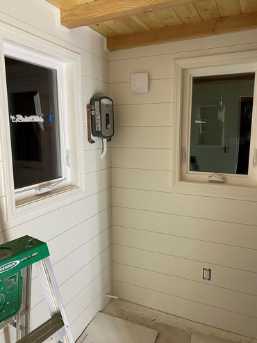 Electric water heater, will have a washer/dryer combo