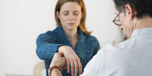 Biofeedback, hypnosis, hypnotherapy for pain management in Chicago Loop