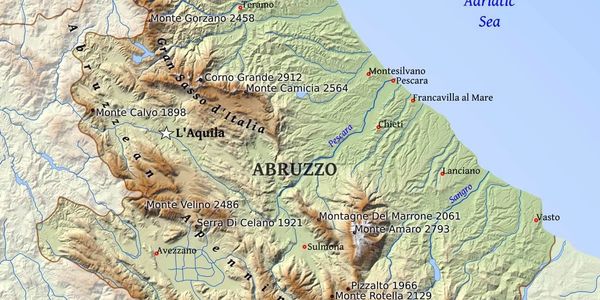 Topographic map of Abruzzo, Italy, showing mountains and towns.