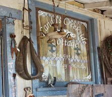 Candi's Creekside Cottage Antiques