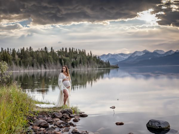 Family Photography. Maternity. Mini Sessions. Outdoor Sessions. Regina Saskatchewan