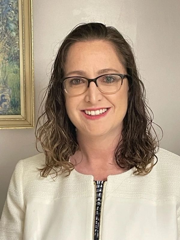 Dr. Veronica Steller