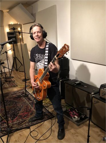 Dave Nicoloff and his Gretsch Guitar!
