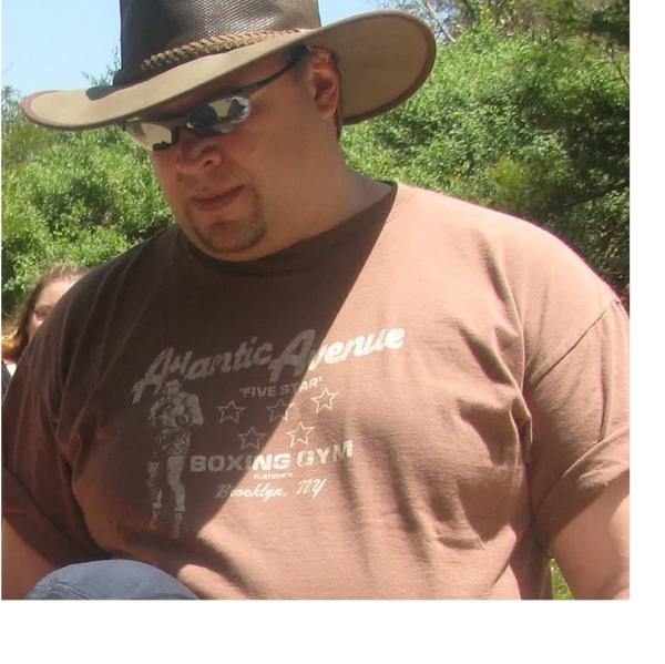 This is a picture of me in 2008 when my weight was around 280 pounds. I don't recognize this person.