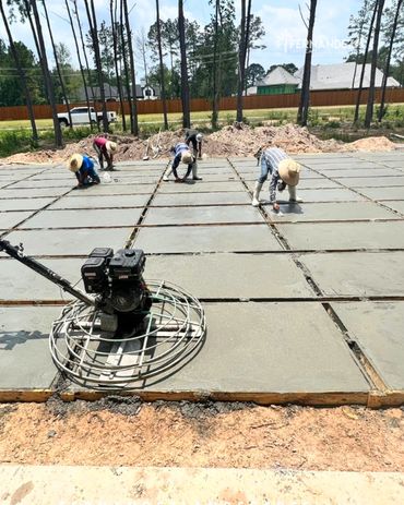 Custom Concrete square design
www.FernandezLandscapes.com