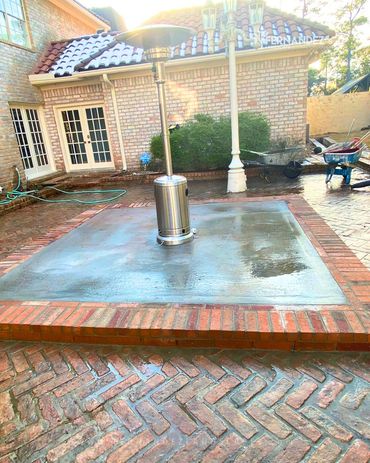 Custom Concrete square design
www.FernandezLandscapes.com