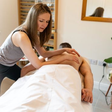 Hands free massage. Swedish Massage. Back massage.