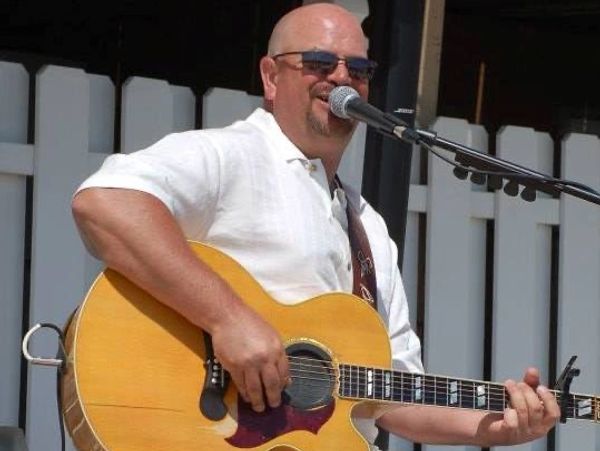 Steve Brownell: Ohio Musician and Song Writer. Dockers, Kelleys Island, Ohio.