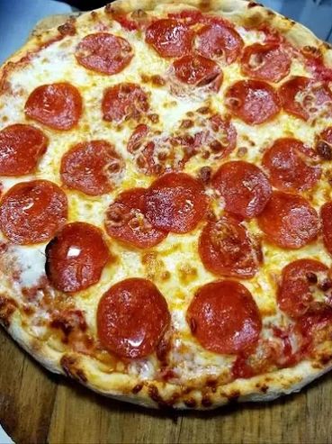 Mickey's Place Peperoni Pizza