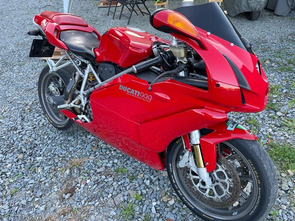 Ducati 999 with new paintwork