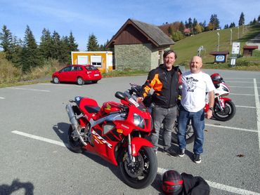 Honda with Garry Yamaha with Gary