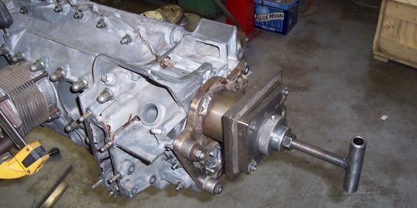 Line boring air-cooled Porsche 911 engine case