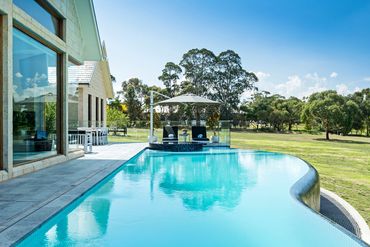 Pool builders Melbourne & Mornington Peninsula