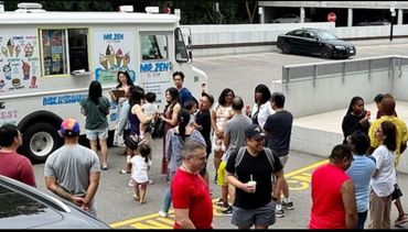 Patience pays off when there's scoops at the end of the line! 🍦🚗 #WorthTheWait #IceCreamMania