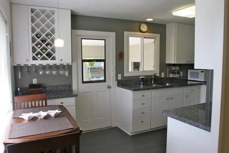 Kitchen, granite, tile