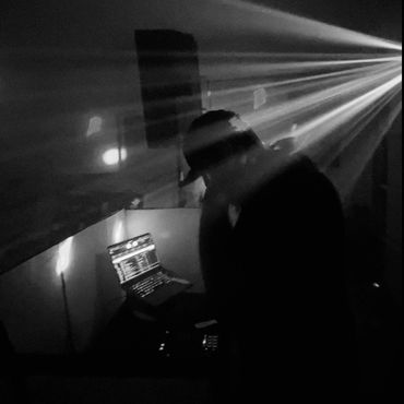 Your wedding DJ has technical skills to mix a variety of much at your event