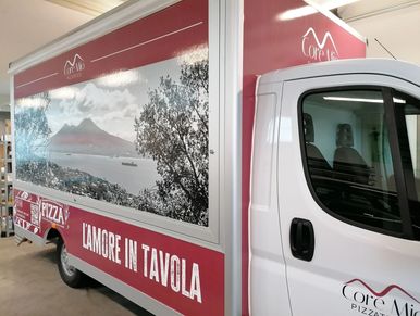 Beschriftung Folierung Digitaldruck Foodtruck