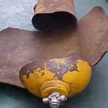 Failed scuba cylinder