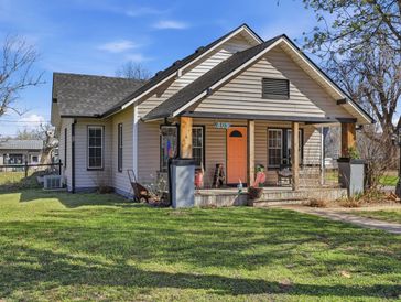 809 Locust St Perry, OK 73077