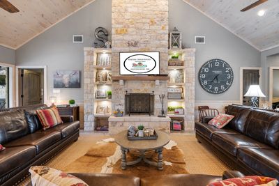 This is an image of the Living Room of Chula Vista Lodge near Frio River.