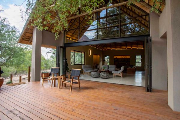 Main Seating Area Cape Vulture Lodge