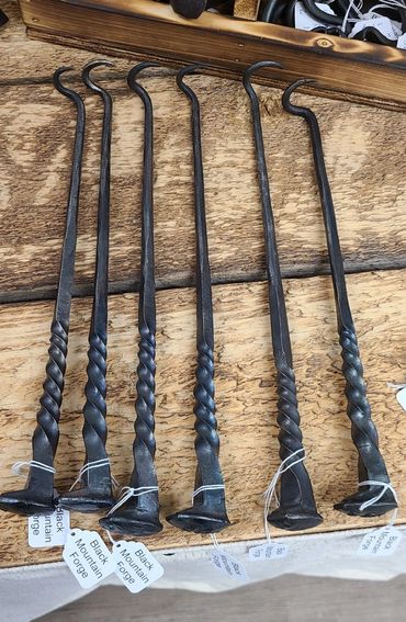 forged RR Spike steak flipper
approx. length is 15 in.