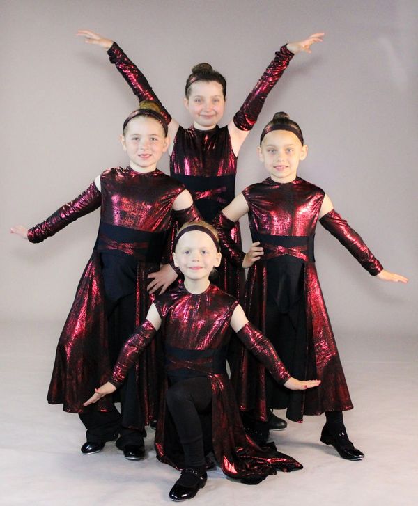 Kids Tapping, Clogging & Doing Musical Theatre