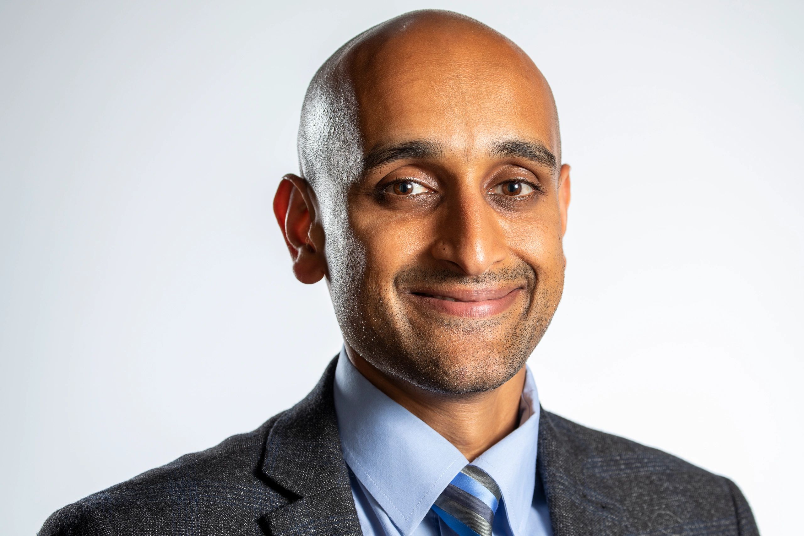 Mr Akash Patel  (Consultant Orthopaedic  Surgeon)