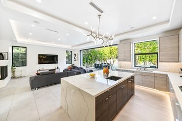 Event Space Near Hollywood Chef Kitchen Home for Rent