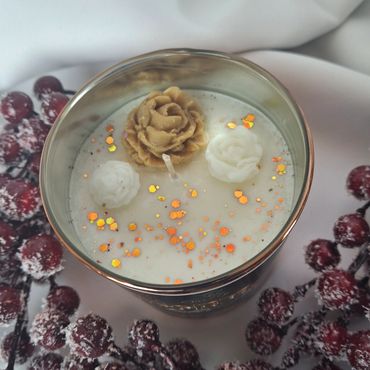 Amber Noir up close and personal. An elegant delight.