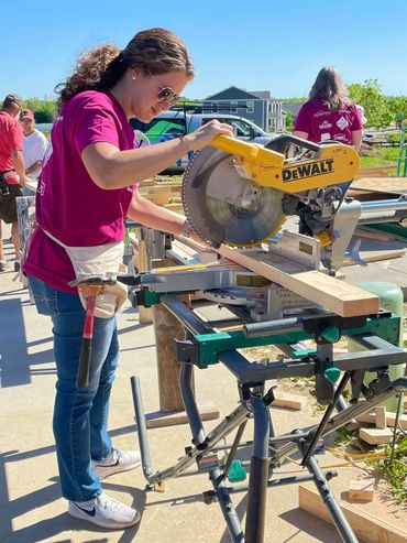 Marketing Expert Tiffany Villavicencio volunteering for Habitat for Humanity