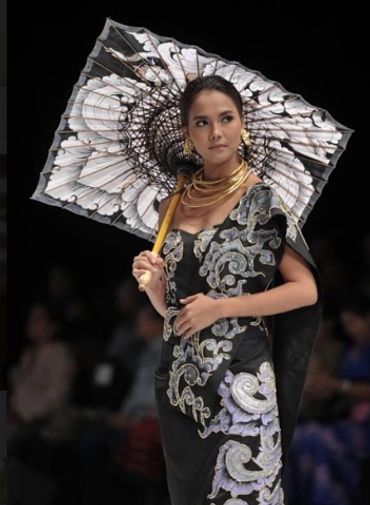 WORLD FASHION EXHIBITION MAY MYAT WASO COUTURE MYANMAR