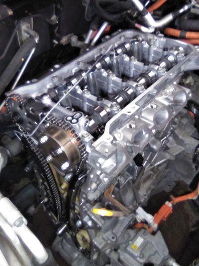 A repaired timing chain with a cleaned up engine block