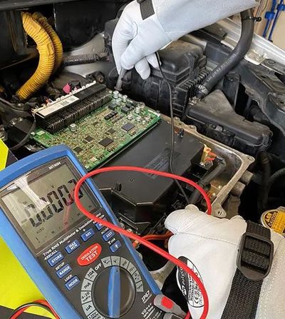 Diagnosing a Hybrid Vehicle Electrical System Issue