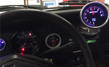 Auto Meter Tach