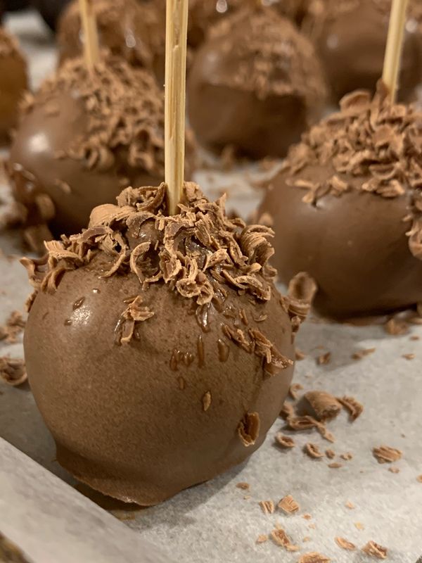 Triple chocolate cake pop has us drooling!