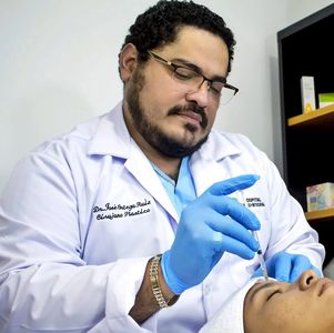 cirugia plastica
cirujano plástico
Clínica estética
lipoescultura
abdominoplastia
SPA medico