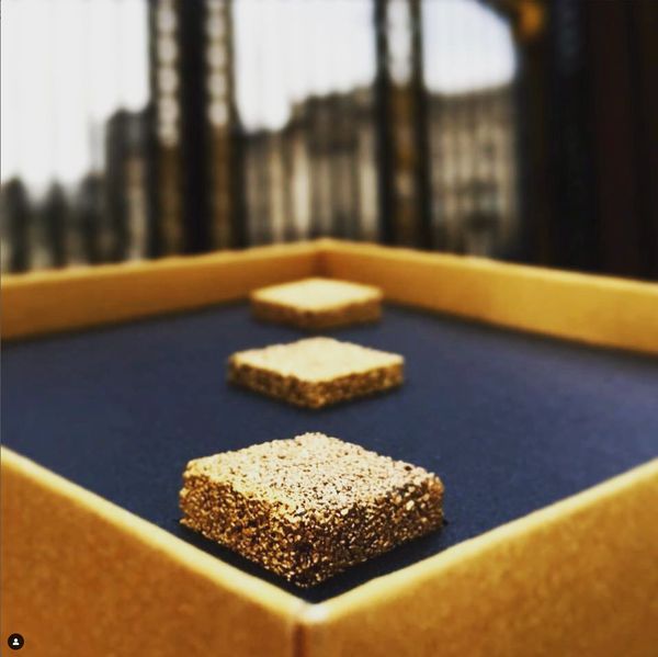 3 pieces Gold Sugar in a Classic Edition packaging