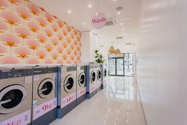 Geelong Laundry Service, Laundrette, Laundromatt, Pakington Street Geelong West. big laundry