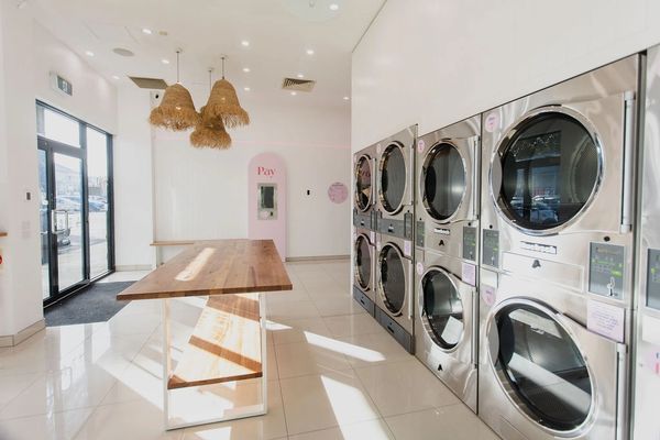 Geelong Laundry Service, Laundrette, Laundromatt, Pakington Street Geelong West. big laundry