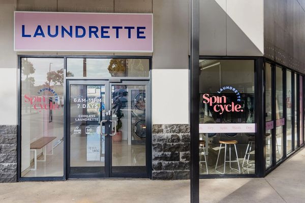 Geelong Laundry Service, Laundrette, Laundromatt, Pakington Street Geelong West. big laundry