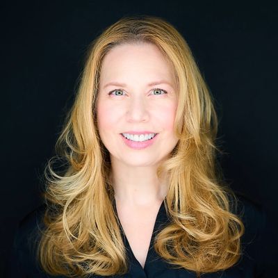 Lisa Haworth, MD smiling