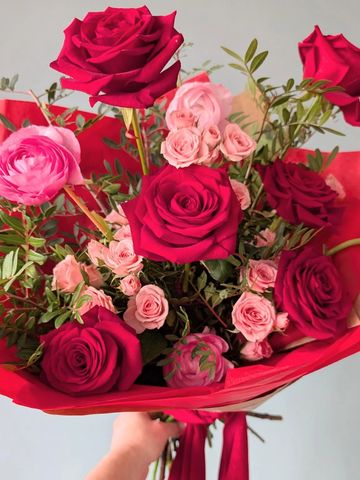 Red rose bouquet delivery Verwood, Valentine Bouquet delivered Dorset