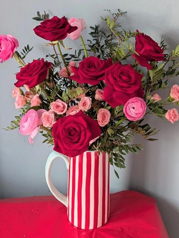 Red rose bouquet delivery Verwood, Valentine Bouquet delivered Dorset