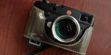 Leica in Arte Di Mano case
