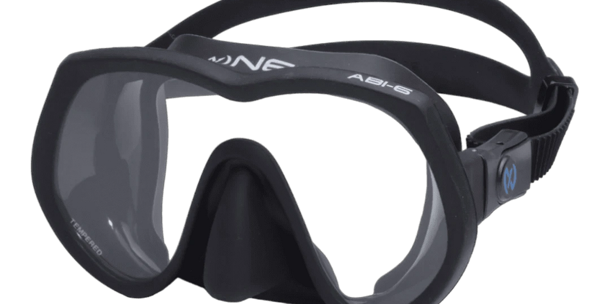 🎉 We just hit 1,000 followers and we’re celebrating the only way divers know how — by making a spla